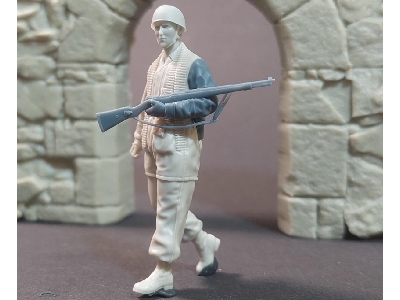 German Fallschirmjager On The March - image 3