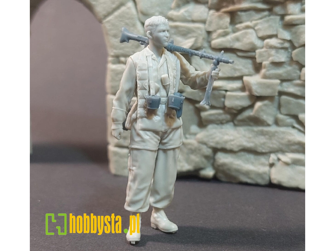 German Fallschirmjager Mg34 Gunner - image 1 German Fallschirmjager Mg34 Gunner - image 1
