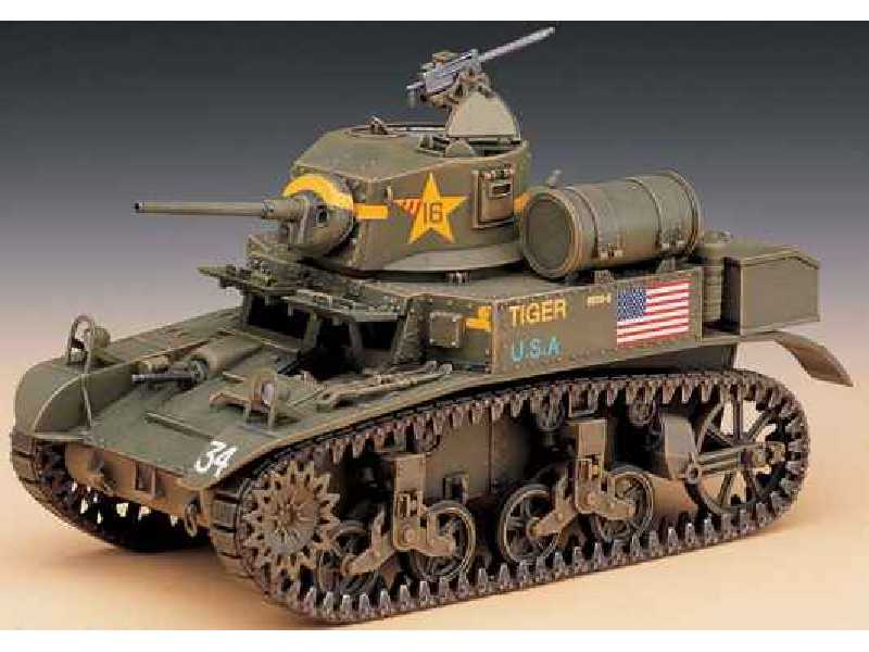 U.S. M3A1 STUART LIGHT TANK w/interior - image 1