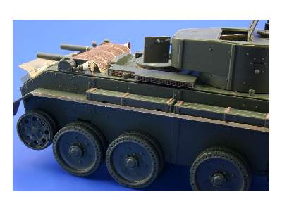 BT-7 1/35 - Tamiya - image 9