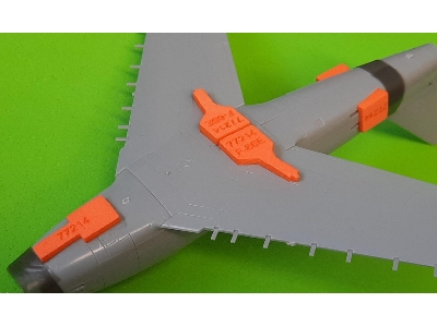 F-86e Sabre Wheel Bay Plugs (For Academy) - image 3