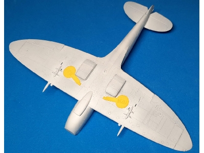 Spitfire Mk.Viii / Ix / Xvi Wheel Bay Plugs (For Eduard) - image 2