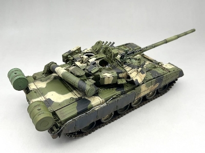 T-80u Russian Main Battle Tank - image 2