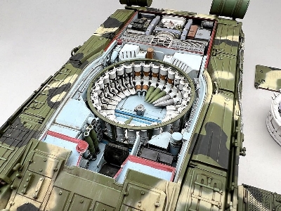 T-80u Russian Main Battle Tank - image 5