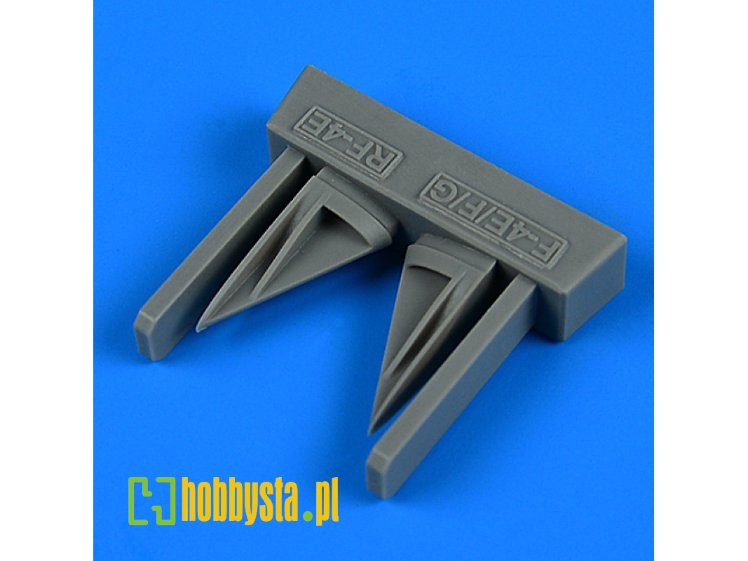 F-4E/F/G RF-4E Phantom II vertical tail air inlet - image 1 F-4E/F/G RF-4E Phantom II vertical tail air inlet - image 1