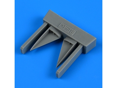 RF-4C Phantom II vercital tail air inlet  - image 1