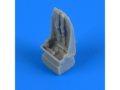 Hawker Typhoon seat with safety belts - Airfix - image 1