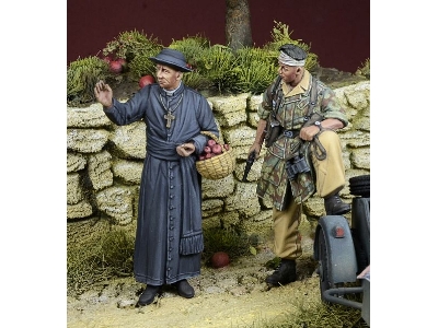 Fallschirmjager With A Priest, Italy 1943-44 - image 2