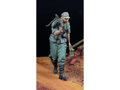 Waffen Ss Mg 34 Gunner Walking 1943-45 - image 2