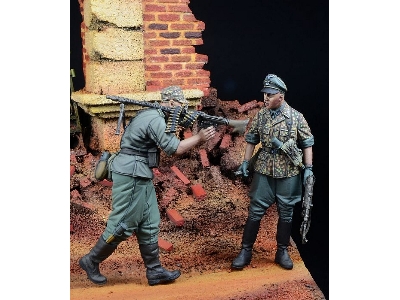 Waffen Ss Nco & Mg 34 Gunner, 1944-45 - image 1