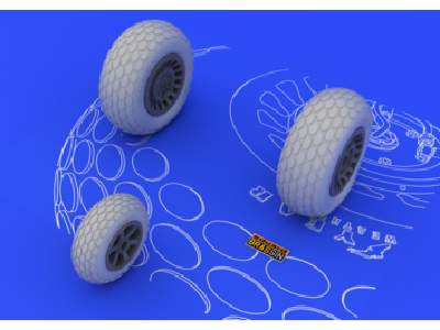 P-61 wheels 1/48 - Great Wall Hobby - image 1