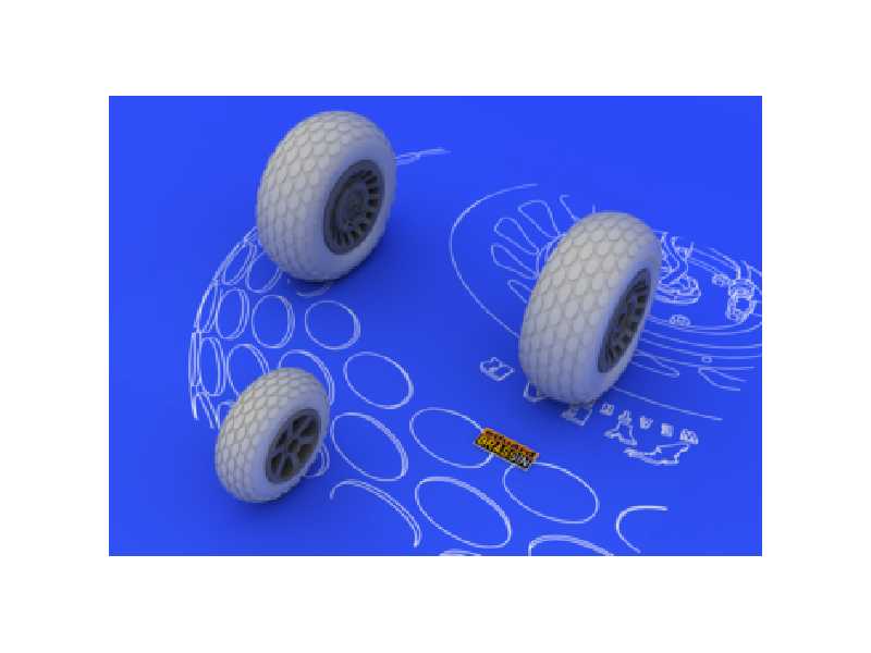 P-61 wheels 1/48 - Great Wall Hobby - image 1