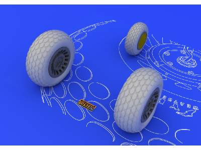 P-61 wheels 1/48 - Great Wall Hobby - image 3