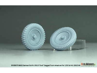Ww2 German Sd.Kfz 250/3 'greif' Sagged Front Wheel Set (For Sd.Kfz 250/3 Kit) - image 2
