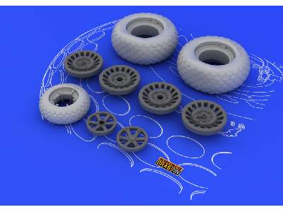 P-61 wheels 1/48 - Great Wall Hobby - image 5