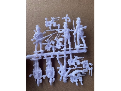 Napoleonic Austrian Line Infantry - In Action (18 Figures) - image 3