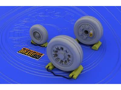 F-16A/ B wheels 1/48 - Kinetic - image 1