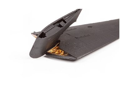 TBM-3 folded wings 1/72 - HOBBY BOSS - image 4