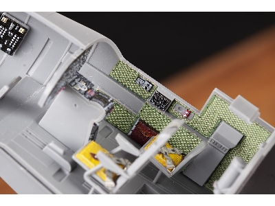 B-26G Marauder cockpit insulation & armour plates SPACE 1/48 - ICM - image 4