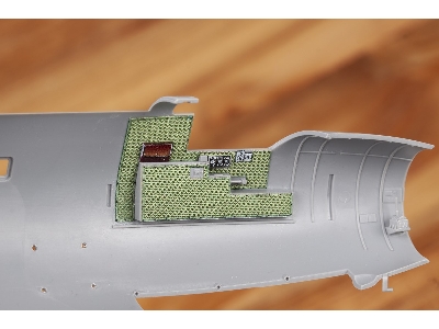 B-26G Marauder cockpit insulation & armour plates SPACE 1/48 - ICM - image 5