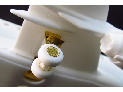 Embraer 195 Detail Set (Designed To Be Used With Revell Kits) - image 9