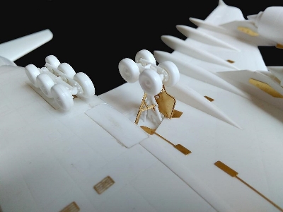 Airbus A380 detail Set (Designed To Be Used With Revell Kits) - image 3