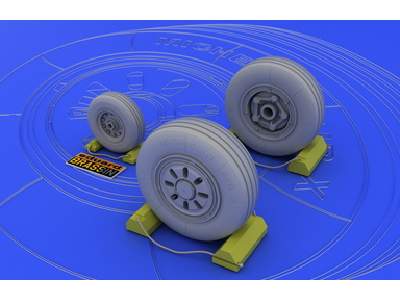 F-22A wheels 1/48 - Academy Minicraft - image 1