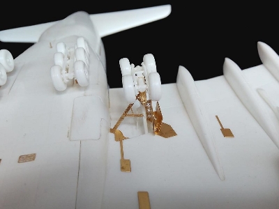 Airbus A380 detail Set (Designed To Be Used With Revell Kits) - image 4