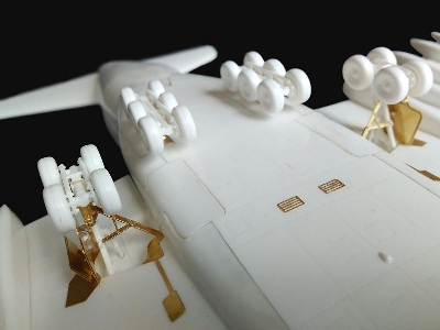 Airbus A380 detail Set (Designed To Be Used With Revell Kits) - image 5