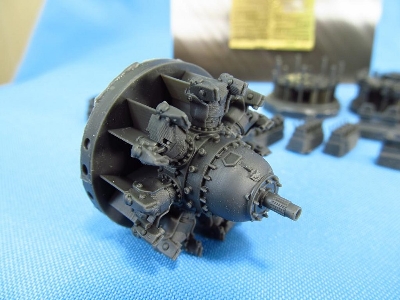 Pratt & Whitney R-1830 Set Contains Resin And Photo-etched Parts For Detailing 1 Engine Of The Aircraft (Designed To Be Used Wit
