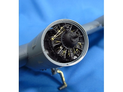 Pratt & Whitney R-1830 Set Contains Resin And Photo-etched Parts For Detailing 1 Engine Of The Aircraft (Designed To Be Used Wit