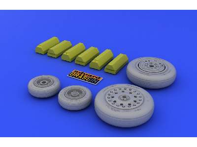 F-4B/ N wheels 1/48 - Hasegawa - image 4