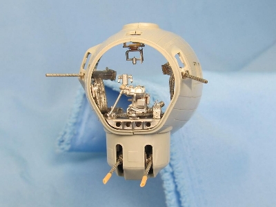 Boeing B-17 G Flying Fortress - Bombardier's Cockpit Interior Set (For Hong Kong Model Kits) - image 5