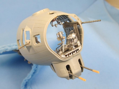 Boeing B-17 G Flying Fortress - Bombardier's Cockpit Interior Set (For Hong Kong Model Kits) - image 6