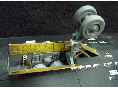 Lockheed Sr-71 Blackbird - Landing Gears (Designed To Be Used With Academy And Italeri Kits) - image 5
