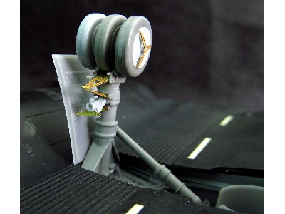 Lockheed Sr-71 Blackbird - Landing Gears (Designed To Be Used With Academy And Italeri Kits) - image 6