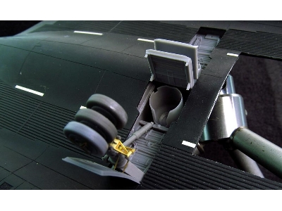 Lockheed Sr-71 Blackbird - Landing Gears (Designed To Be Used With Academy And Italeri Kits) - image 7
