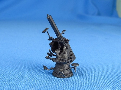 Vickers 40 Mm Automatic Gun - image 1