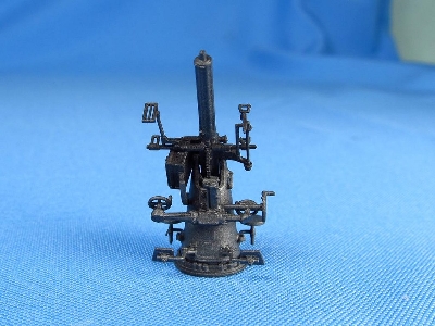 Vickers 40 Mm Automatic Gun - image 3