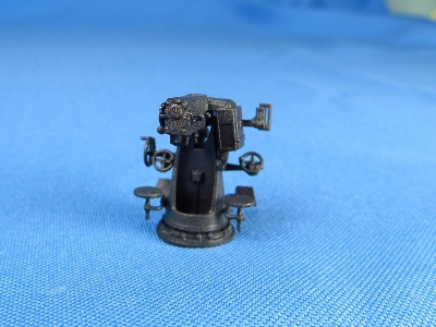 Vickers 40 Mm Automatic Gun - image 5