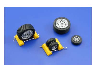 F-4J/ S wheels 1/48 - Hasegawa - image 9