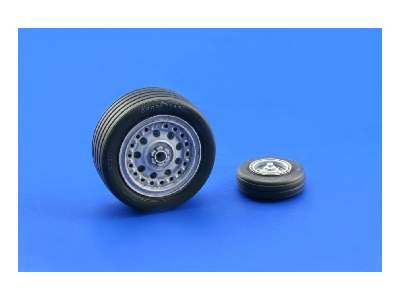 F-4J/ S wheels 1/48 - Hasegawa - image 12