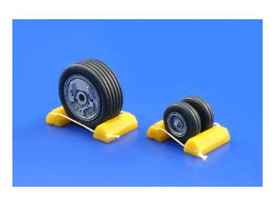 F-4J/ S wheels 1/48 - Hasegawa - image 14