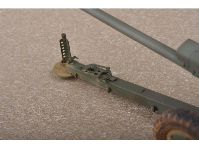 Soviet D-30 122mm Howitzer - Late Version - image 5