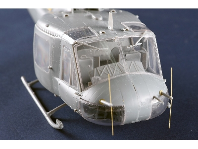 Bell Uh-1 B Huey - image 10