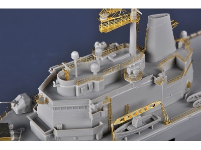 French Navy Helicopter Cruiser Jeanne D'arc (2008) - image 6
