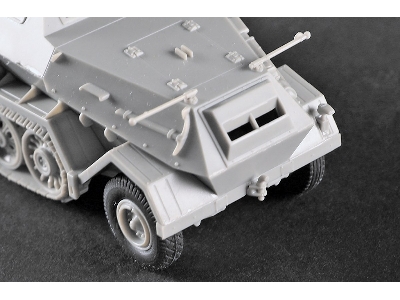 Sd.Kfz.8 Gepanzerte 12t - image 8
