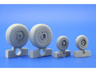 F-4C/ D/E/ F/G wheels 1/32 - Tamiya - image 8