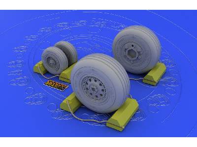 F-4J/ S wheels 1/32 - Tamiya - image 2