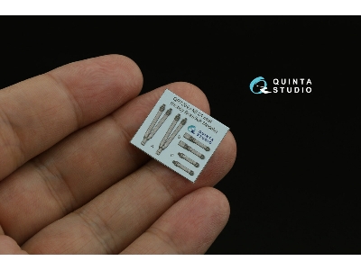 Mil Mi-24v - 3d-printed & Coloured Interior On Decal Paper With 3d-printed Resin Parts (For Hobby Boss / Ark Models Kits) - imag